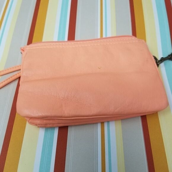 New Wristlet Wallet. Faux leather. - Picture 5 of 8